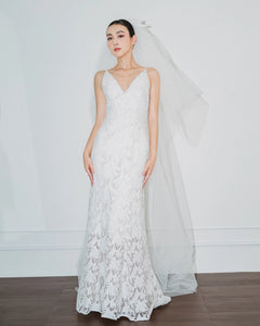 The lace wedding dress with spaghetti-strap-neck modern is charming and delicate - D1730 - POXI