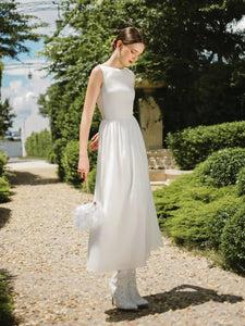 Minimalist white midi party dress with boat neck, sleeveless - D1766B - POXI