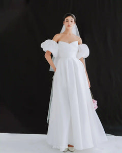 Made-to-order Modern off-the-shoulder wedding dress with a puffed sleeve detachable. - POXI